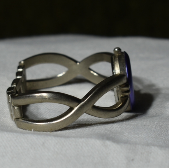 Cache Cuff Bracelet Quartz Watch - Picture 3 of 9